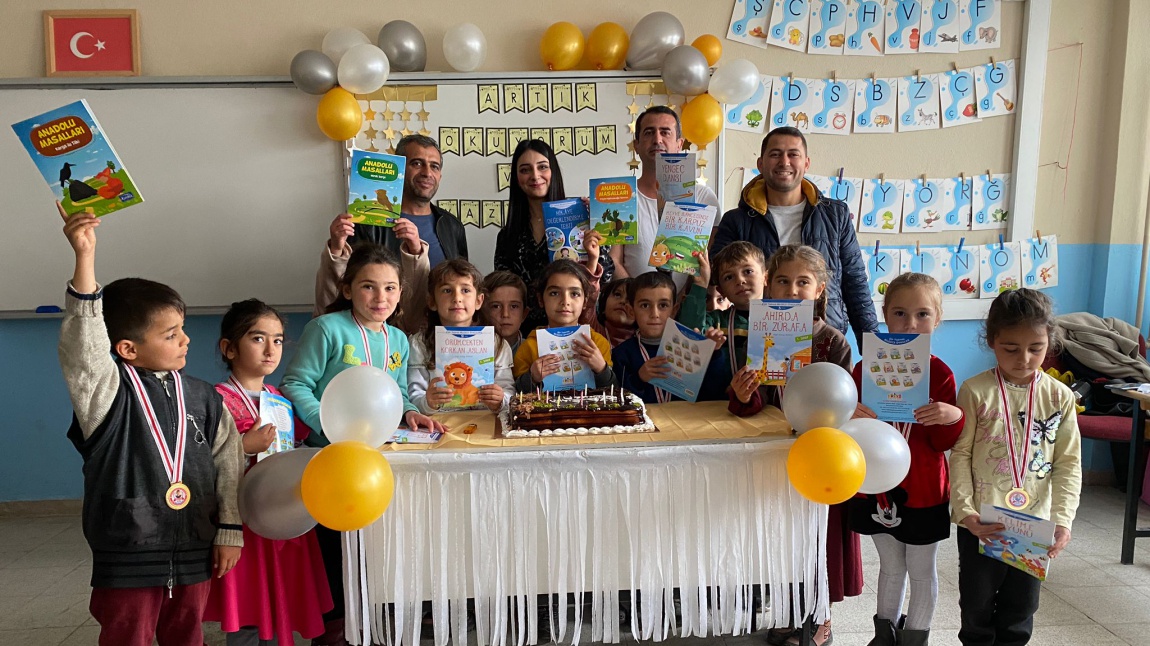 Uluköy İlkokulu 1/A Sınıfı Okuma Bayramı Sevinci